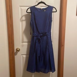 VGUC blue dress with belt. Size 4